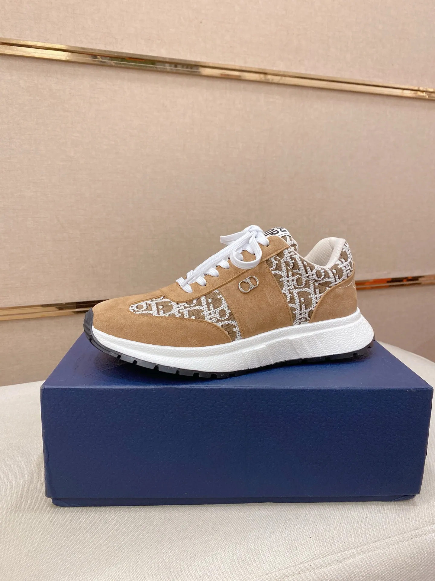 Men's shoes💰 462💰🇮🇹🇮🇹Dior d The new model is on sale at the same time at the counter. The upper 🇮🇹 is imported Italian first-layer cowhide, and the lining is fully imported sheepskin 💪💪. It is a complete 1⃣️ to 1⃣️ replica 🇮🇹💪💪, ⚠ Sole: The original sole is specially provided by the original factory. The exclusive movable molded sole is super comfortable. ⚠Original factory single goods, 🔍🔍high quality, you can enter and leave the counter at will, welcome to compare⚠. Code number: 38-44. Can be customized 45-46